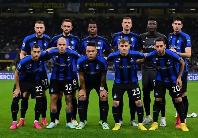 德利赫特：球队还不在想要的位置上，希望本赛季拿到欧冠资格（德利赫特：我们尚未达到理想排名，目标本季锁定欧冠席位）