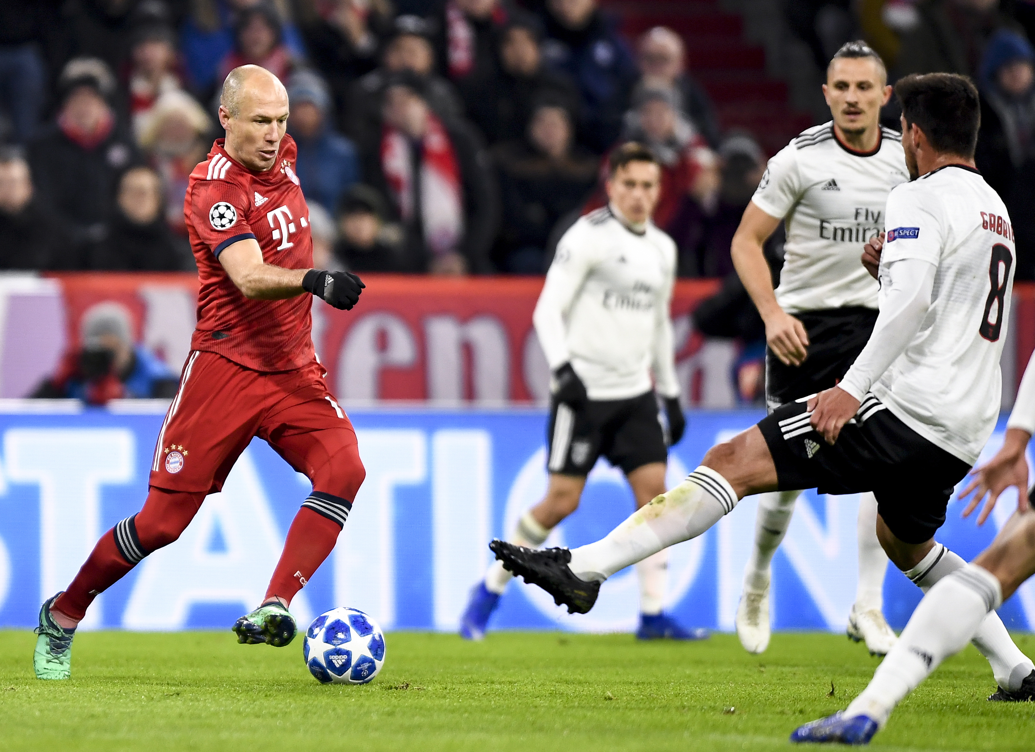 16胜2平，瓜迪奥拉执教生涯从未输给戴奇（瓜迪奥拉18次对阵戴奇取得16胜2平，保持不败）