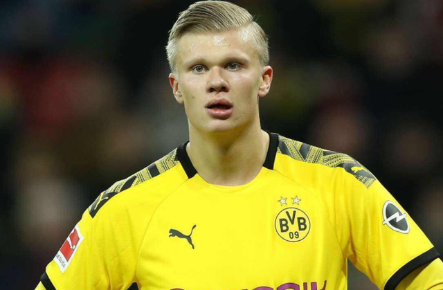 登贝莱包揽2025两大个人荣誉，90后首位金球奖+年度最佳（登贝莱横扫2025双料个人大奖，成90后首位金球得主并加冕年度最佳）