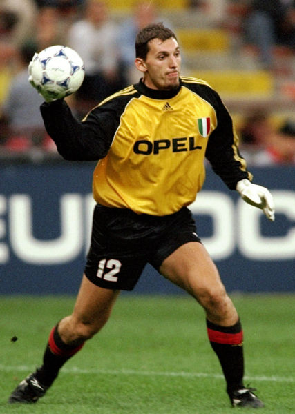 黄希扬：冲超后一直处于兴奋激动状态，身体允许的话会继续踢（黄希扬：升超后难抑兴奋，身体允许就继续踢）