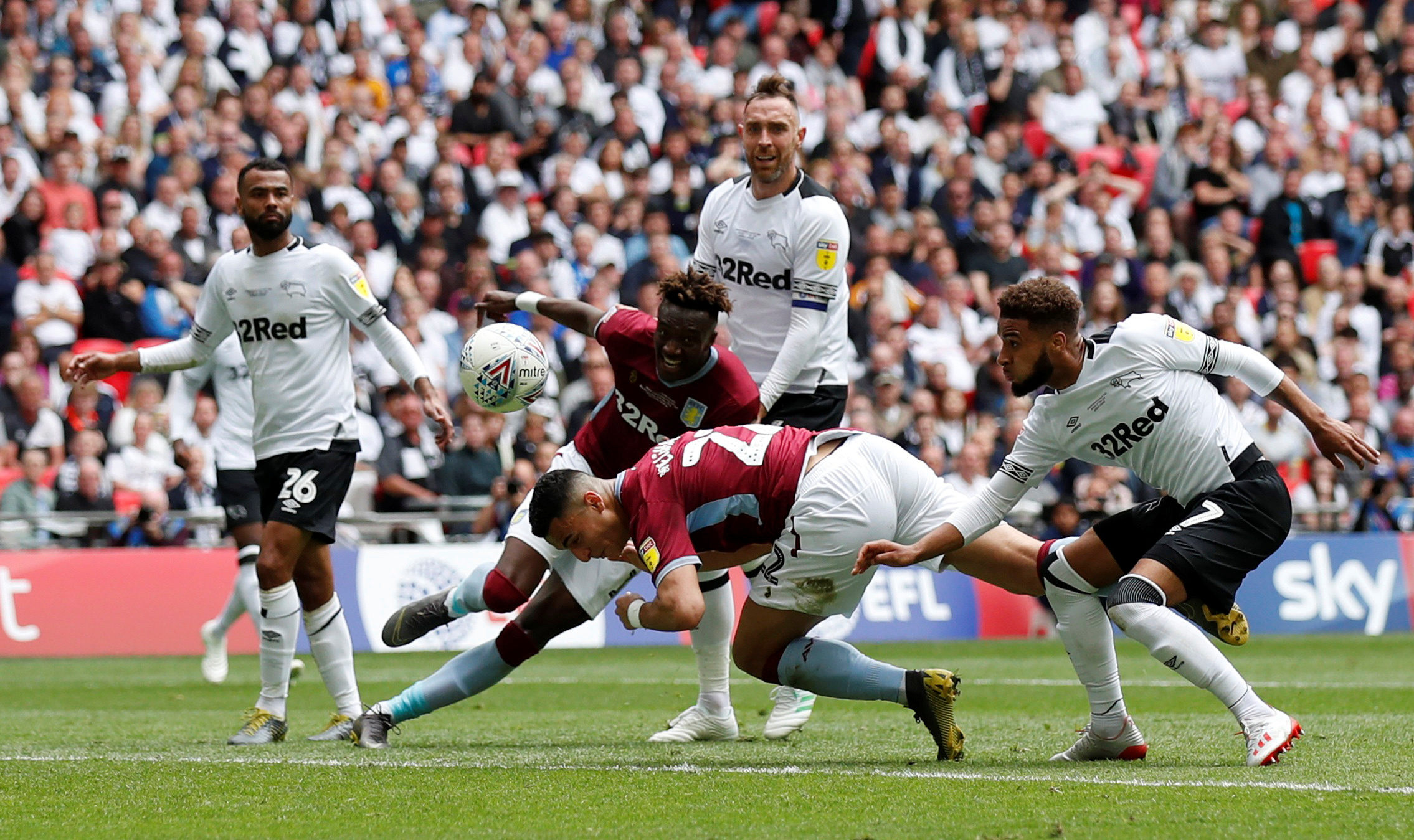 埃梅里：希望为埃利奥特找到一个解决方案，不一定会永久转会（埃梅里：正为埃利奥特寻找最佳方案，未必是永久转会）